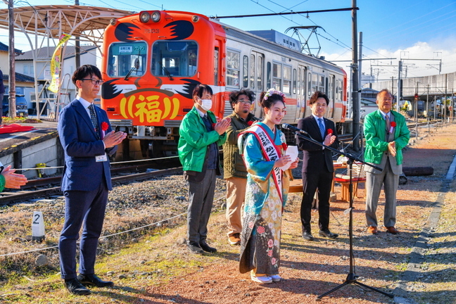 darumatrain2025e.jpg