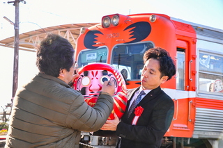 darumatrain2025h.jpg