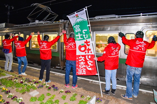 gakubeertrain09.jpg