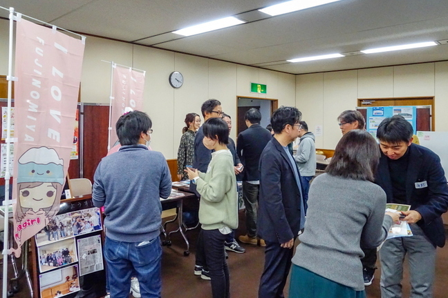 kankeijinko_sympo12.jpg