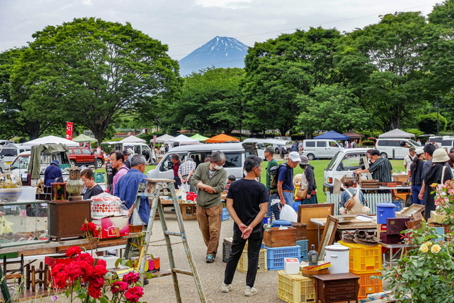 retromarket202505a.jpg