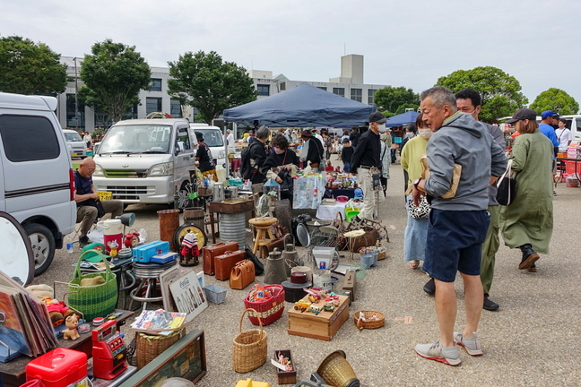 retromarket202505d.jpg