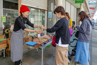 yarcademarket08.jpg